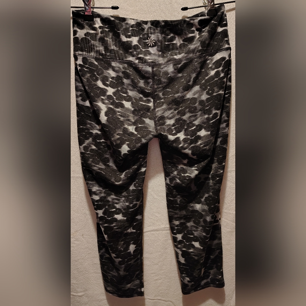 Athleta Graphic Black And Gray Crop Leggings Size Small